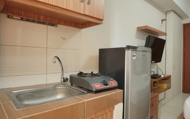 Cozy and Strategic Place Studio at Margonda Residence 4 Apartment