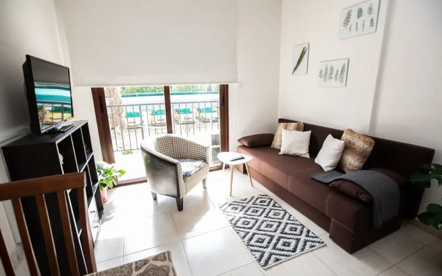 Laila's Comfortable City Apartment