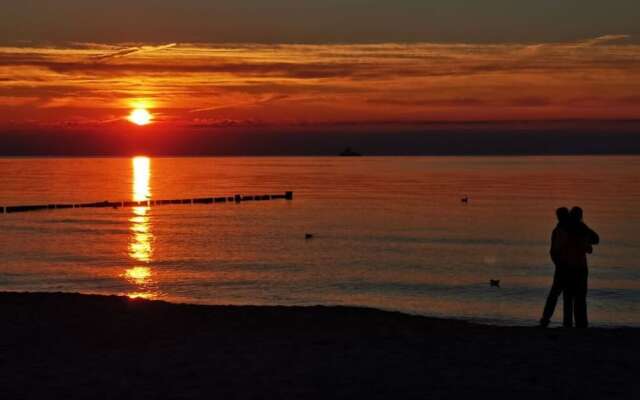 Strandburg Modern Retreat