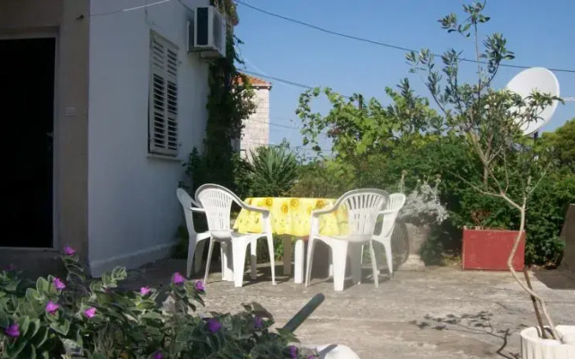 Apartments Dora