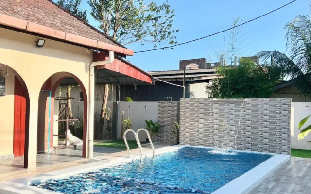 Teratai Homestay Batu Buruk
