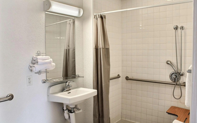 Motel 6 Atascadero, CA