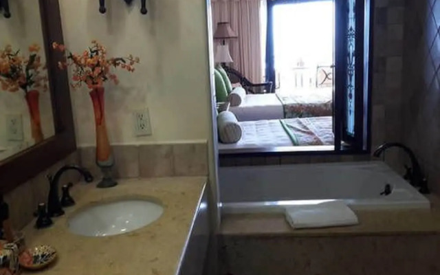 Paradise Family Suite at Cabo San Lucas