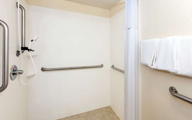 Days Inn by Wyndham Norman