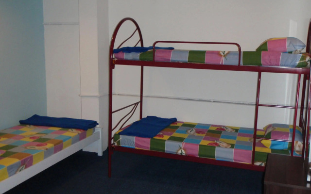 Submarine Guest House Central Market - Hostel