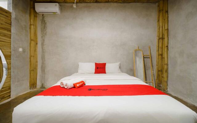 Urbanview Hotel Ta-ke Blok M