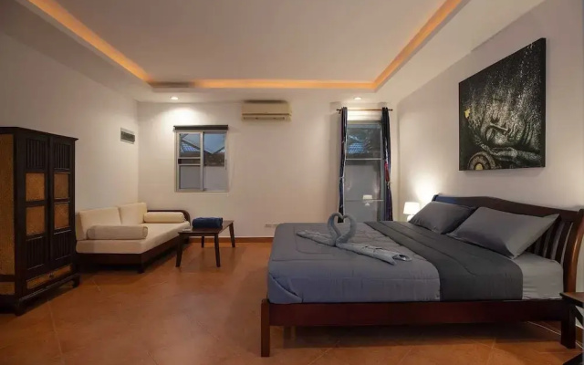 Balinese 3BR Pool Villa Freya in Rawai