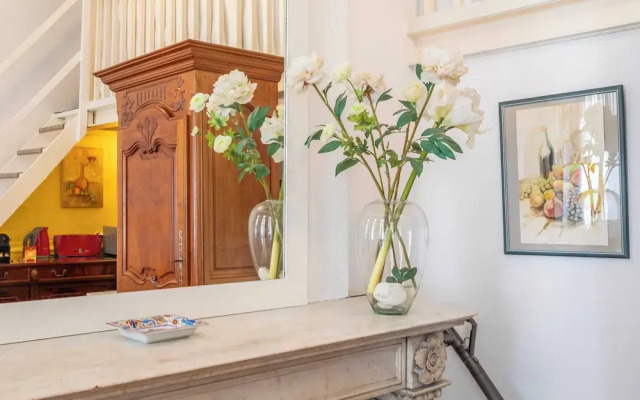 Charming Duplex With 1 Bedroom