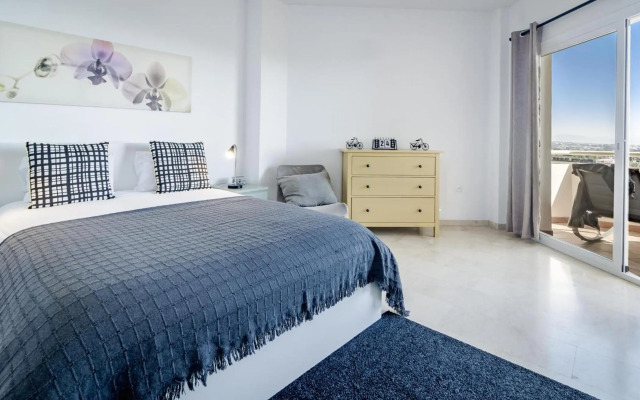 LL- Cozy apartment just next to the beach