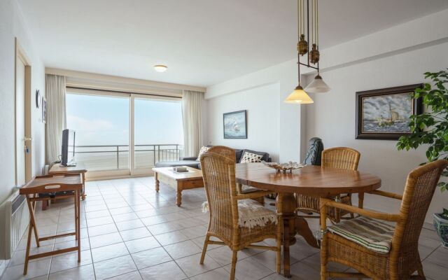 Apartment With Beautiful Sea-view