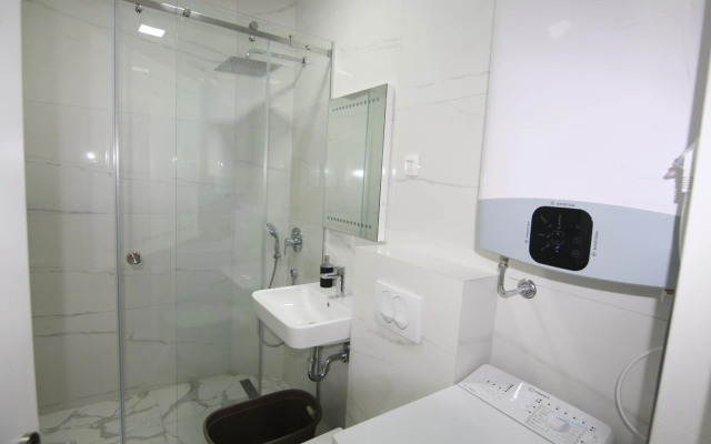 Apartments LORA Zmajeva, 7