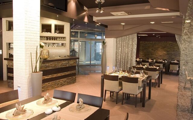 Hotel Diadem