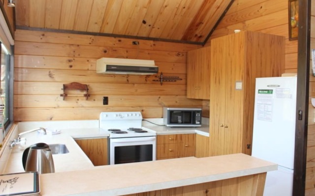 58b Chalet Cres