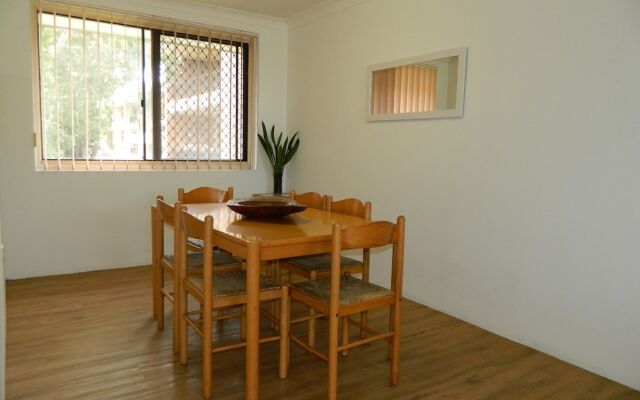 26 Wallis View - Opposite the Lake - 3 Bedroom Apartment