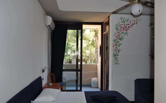 Cumeja Beach Club & Hotel
