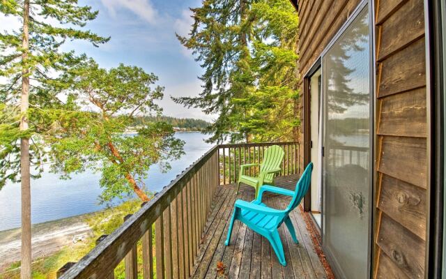 Waterfront Bainbridge Island Home: Stunning Views!