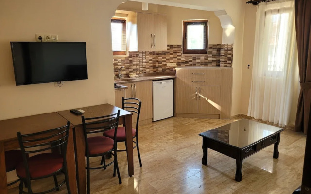 Oasis Apart Hotel
