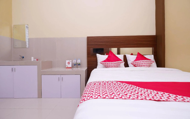 Super OYO 1506  Shabrina 2 Syariah