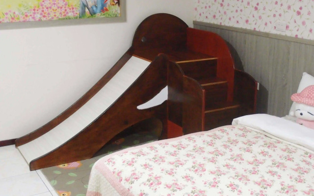 Happycastle Bed and Breakfast