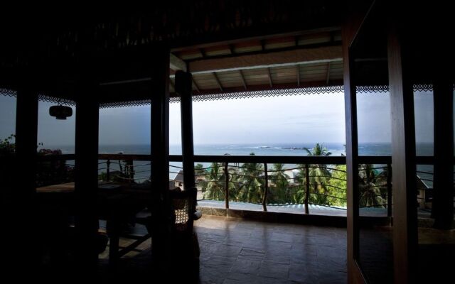 Penthouse on the Rocks