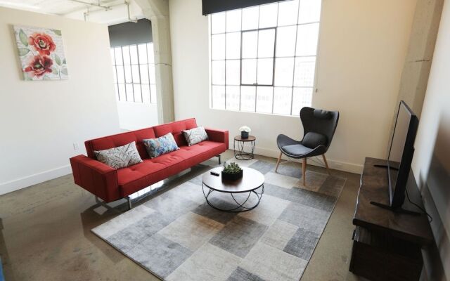 Downtown Lofty Suites