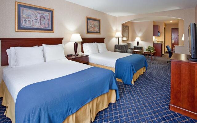 Holiday Inn Express & Suites Farmington, an IHG Hotel