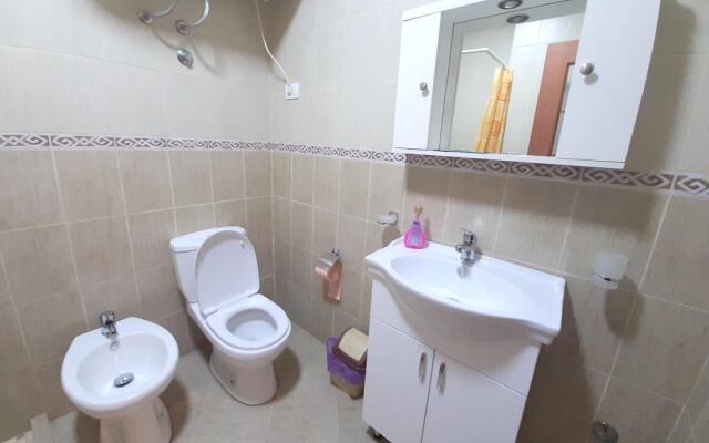 Apartment With one Bedroom in Tiranë, With Balcony and Wifi