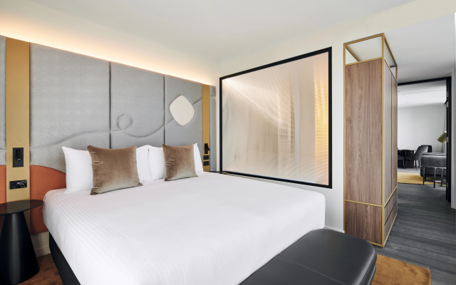 Quincy Hotel Melbourne – Guest Rooms – Melbourne