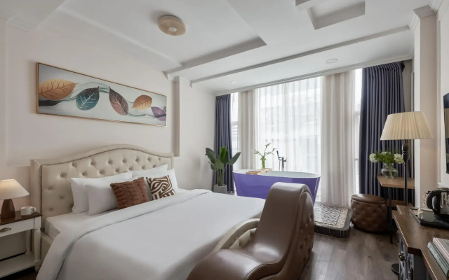 Quy Hung Hotel