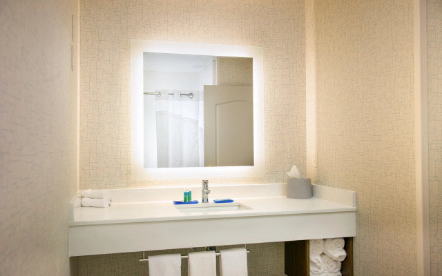 Holiday Inn Express Hotel & Suites Wausau by IHG