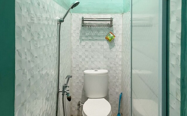 Antony Homestay near Pantai Pasir Putih Parbaba RedPartner