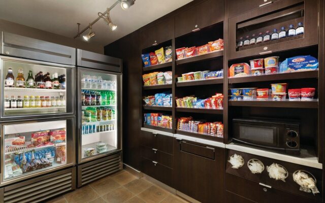 Courtyard by Marriott Topeka