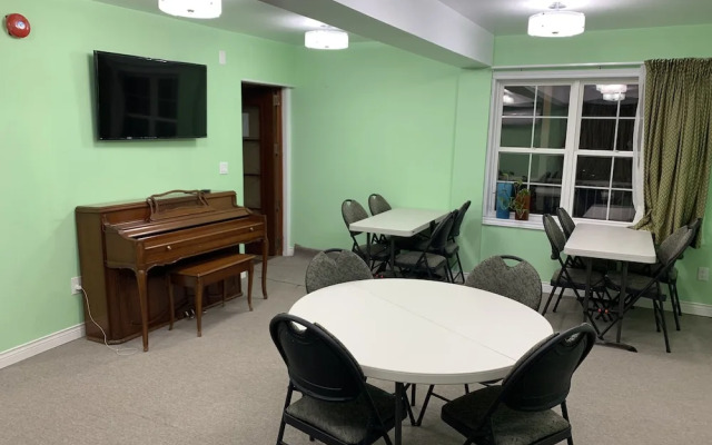 Midtown Motel & Suites