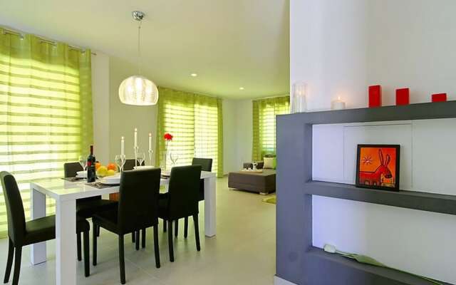 Gorgeous Villa in Belavici With Swimming Pool