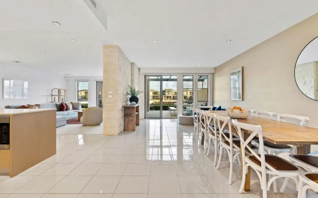 Waterfront Martha Cove Getaway 250m From Beach