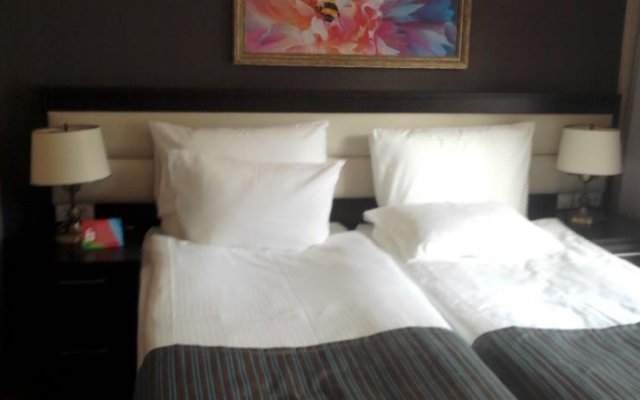 Na Naberezhnoy Vremena Goda