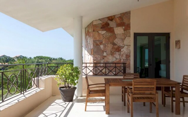 Sunny Vacation Condo 7