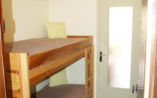 Appartement Enchastrayes, 1 pièce, 4 personnes - FR-1-165A-35