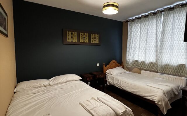 Rising Sun Hotel