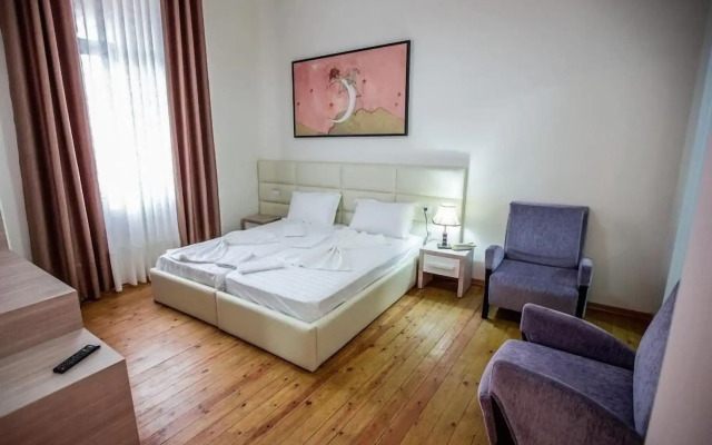 Living Hotel