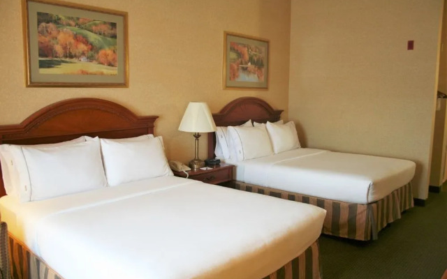 Holiday Inn Exp Suites Hazleton I-80