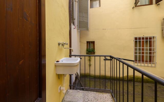 Uffizi 3 bedrooms by Mmega