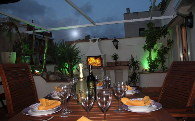 Apartamentos Ático Airport Barcelona, Terraza y Barbacoa