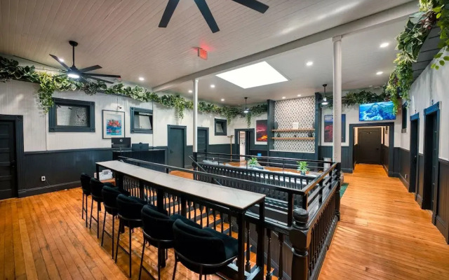 Howzit Hostels Hawaii