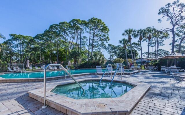 Yellow Pine Duplex Close to Pool & Tennis