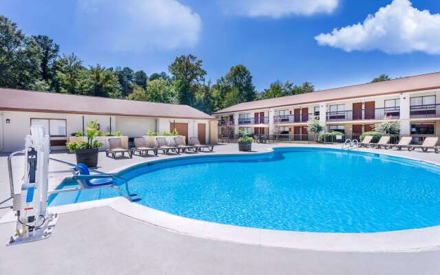 Ramada by Wyndham Tuscaloosa