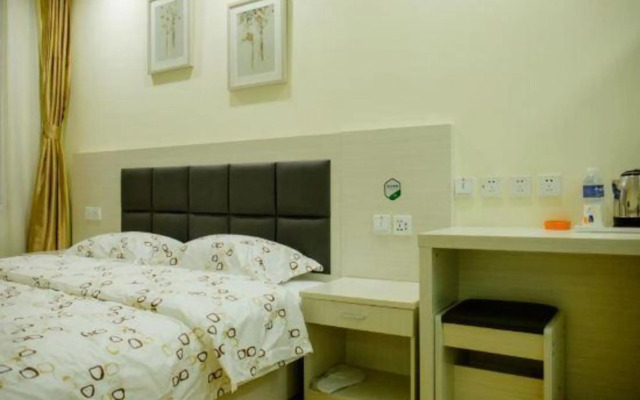 Home Inn Huayi (Tangshan Station West Square)