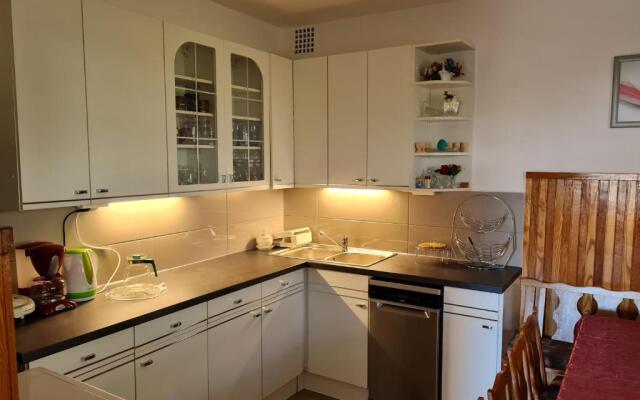 Gyöngyvirág Apartman Lenti