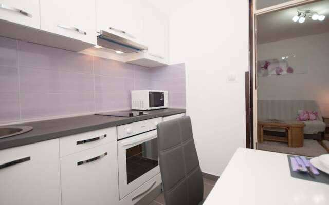 Studio Apartment Ema