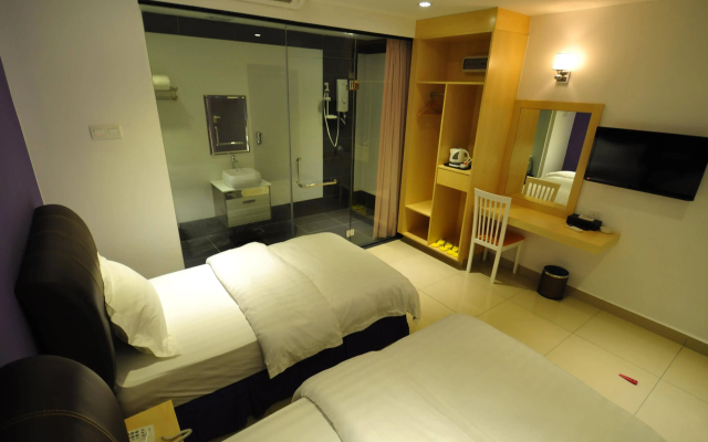 East Sun Hotel Sekinchan - Self Check In